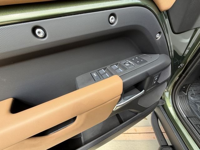 New 2026 Woolstone Green LAND ROVER S image 11