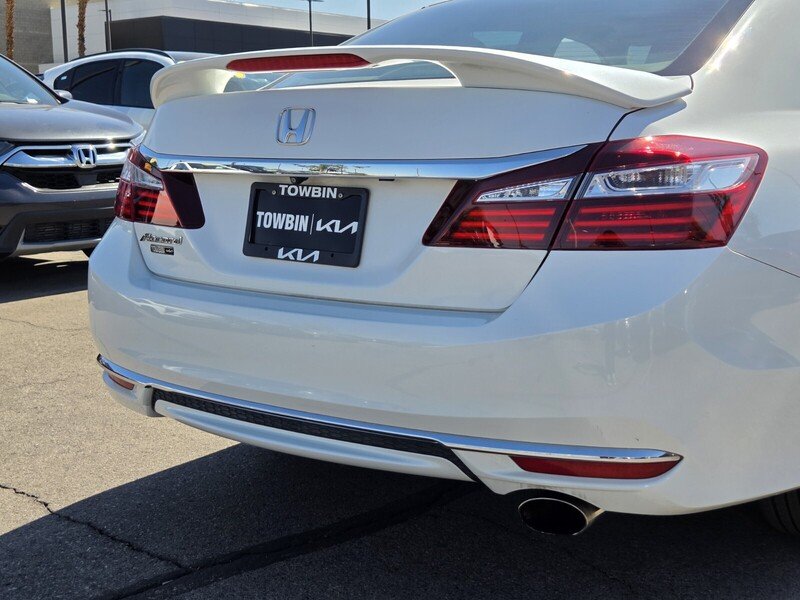 Used 2017 White Orchid Pearl Honda EX-L CVT image 5