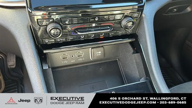 Used 2023 Black Jeep Altitude X image 17