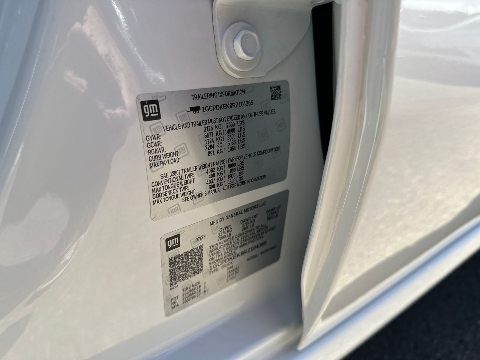Used 2024 White Chevrolet LT image 16