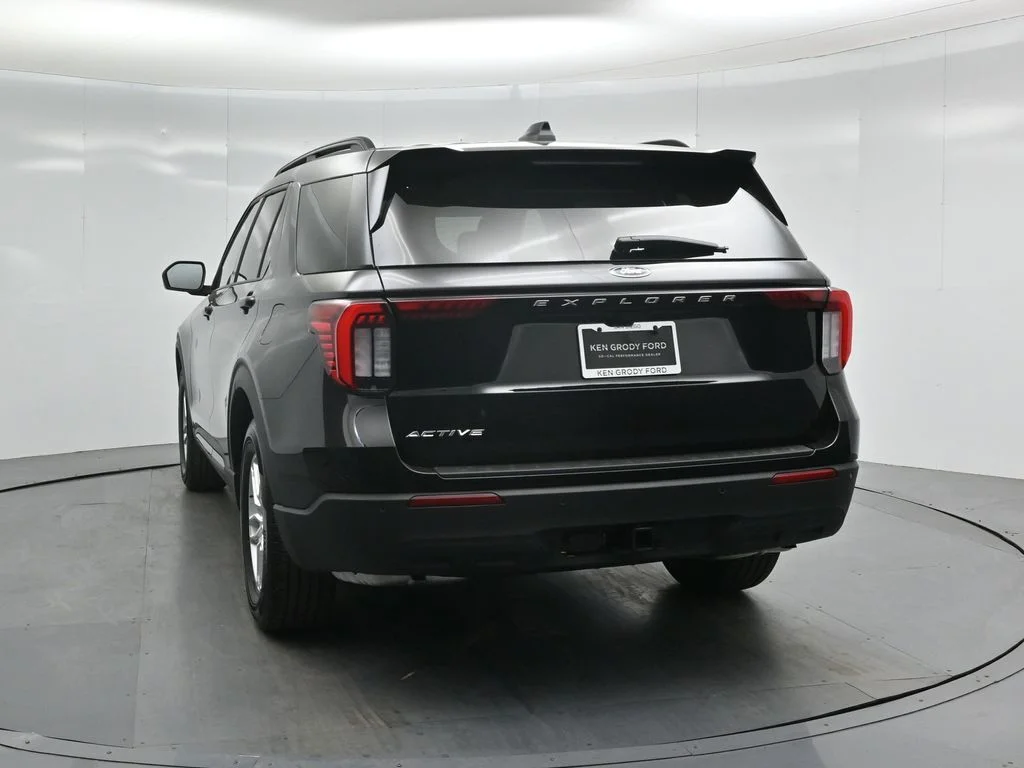 New 2026 Agate Black Metallic Ford Active image 28