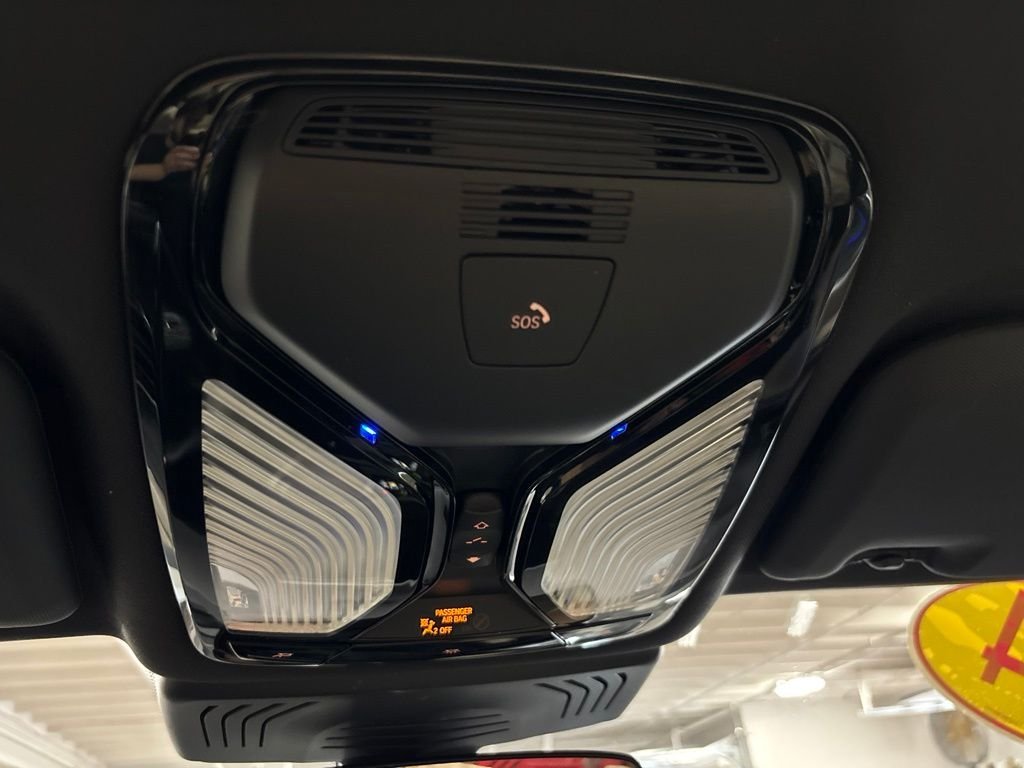 Used 2024 Black BMW xDrive30i image 30