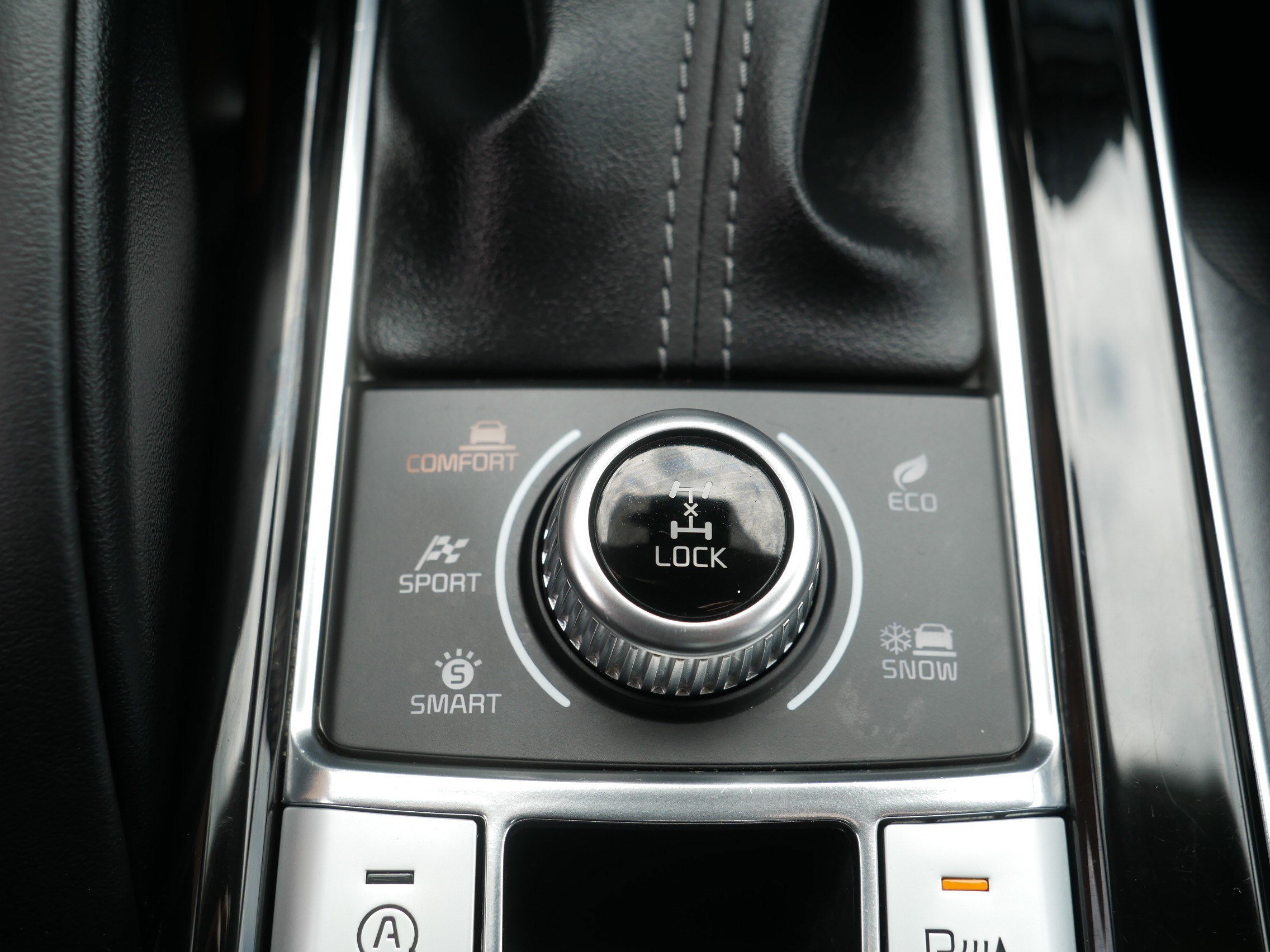 Certified Used 2022 Ebony Black Kia SX image 32
