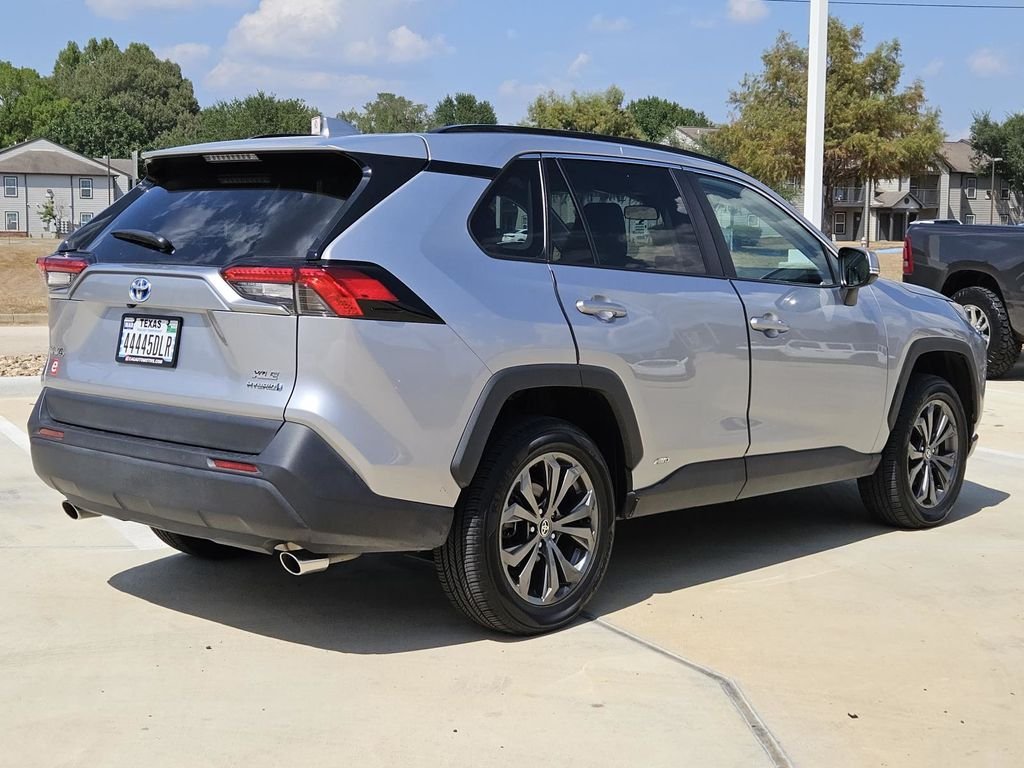 Used 2023 Silver Toyota XLE Premium image 8