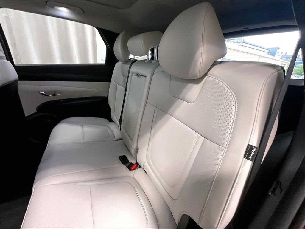 Certified Used 2025 Red Hyundai SEL Convenience image 15