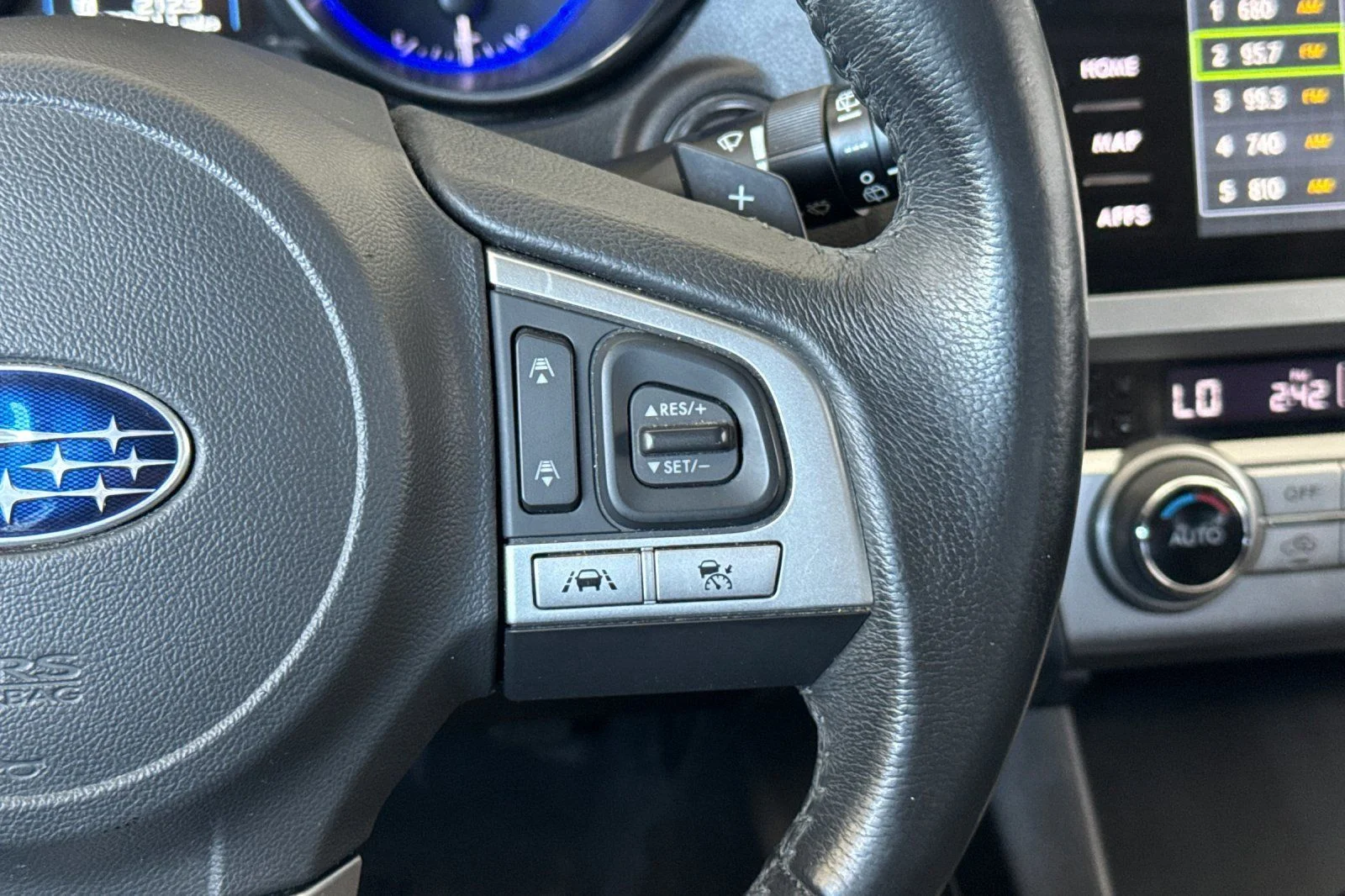 Used 2016 Gray Subaru 2.5i image 29