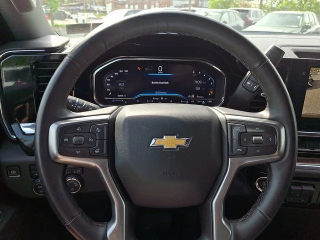 Used 2025 Black Chevrolet LT image 19