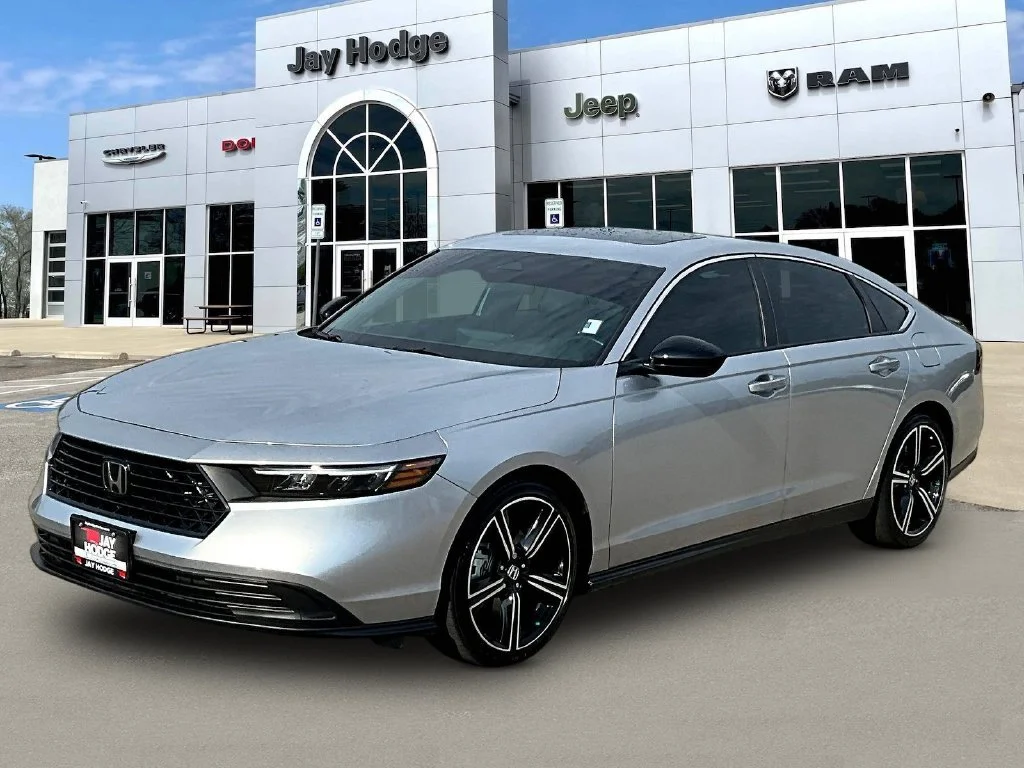 Used 2025 Silver Honda Sport image 4