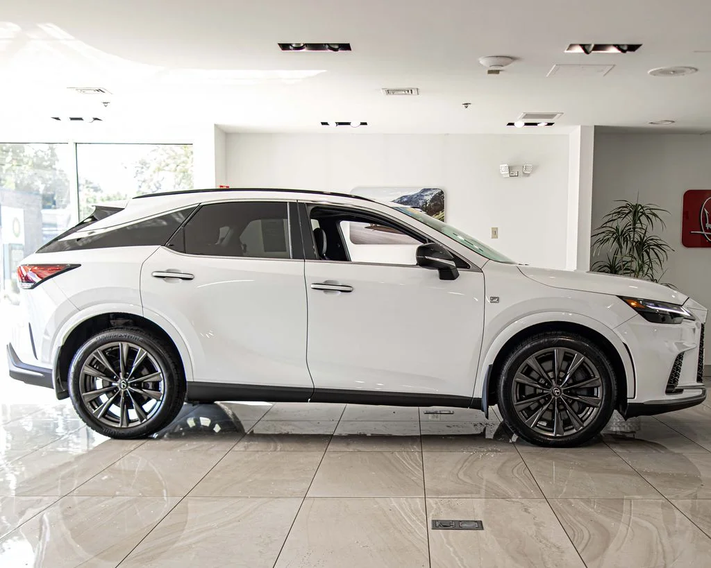 Used 2024 White Lexus 350 F Sport Handling image 9