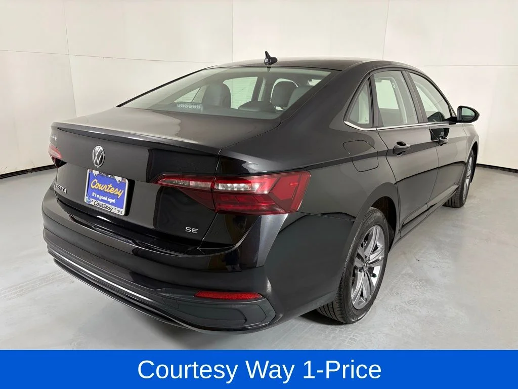 Used 2024 Black Volkswagen 1.5T SE image 10