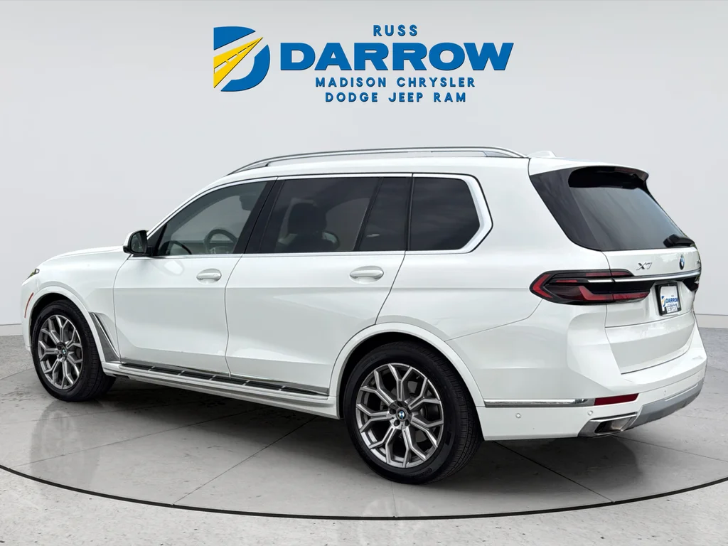 Used 2026 White BMW xDrive40i image 3