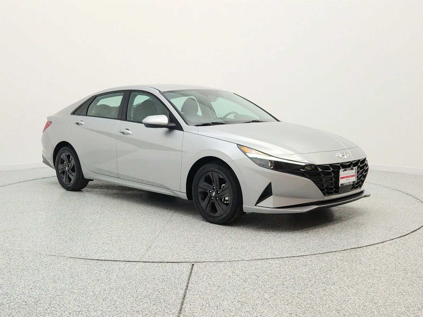 Used 2021 Shimmering Silver Pearl Hyundai SEL IVT image 3