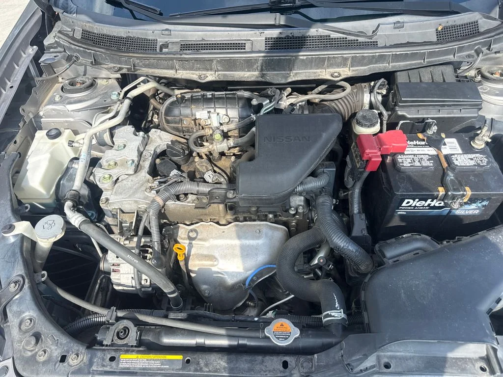 Used 2014 Platinum Graphite Nissan S image 35