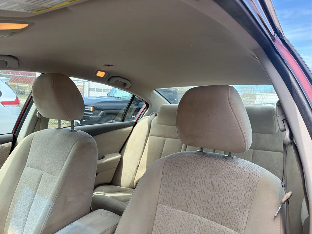 Used 2011 Red Nissan 2.5 S image 17