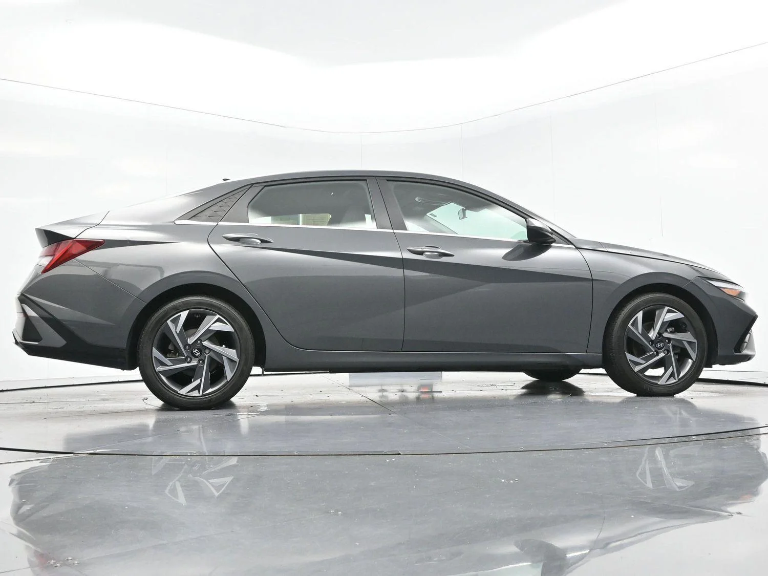 Used 2024 Ecotronic Gray Hyundai SEL image 53