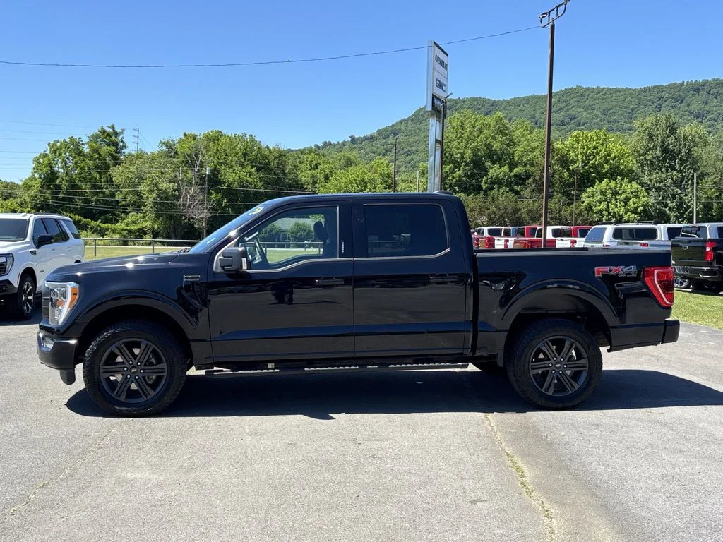 Used 2022 Black Ford XLT image 6