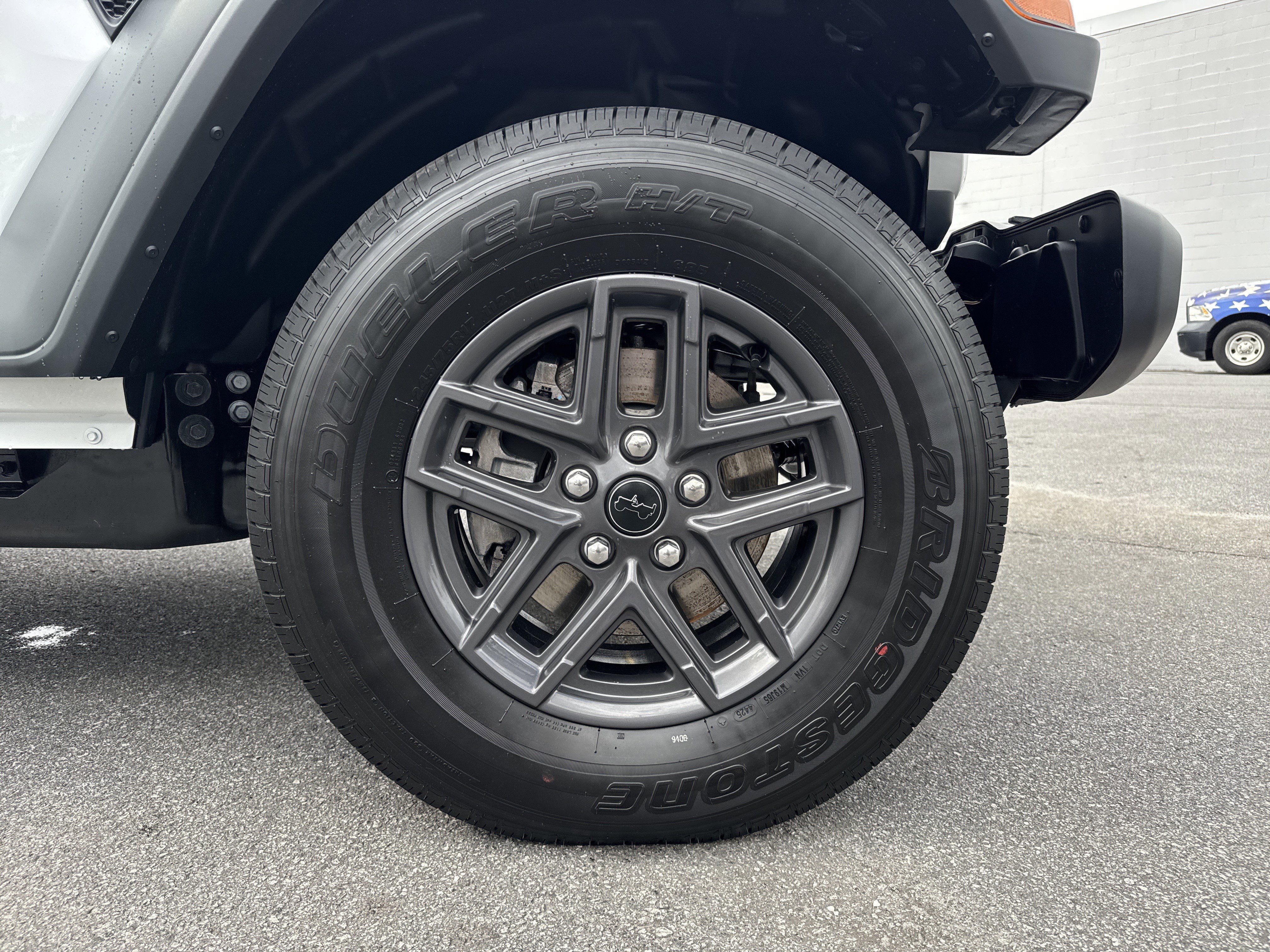 New 2026 Bright White Clear-Coat Exterior Paint Jeep Sport image 14