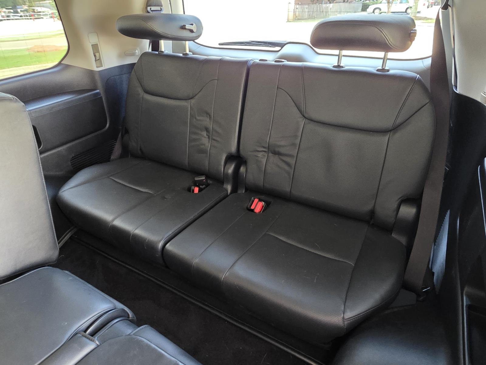Used 2015 Silver Lexus 570 image 16