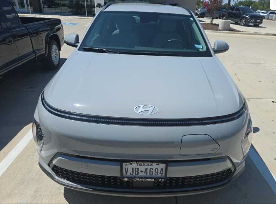 Used 2024 Hyundai Kona EV SEL with VIN KM8HC3A63RU011834 for sale in Burnsville, MN