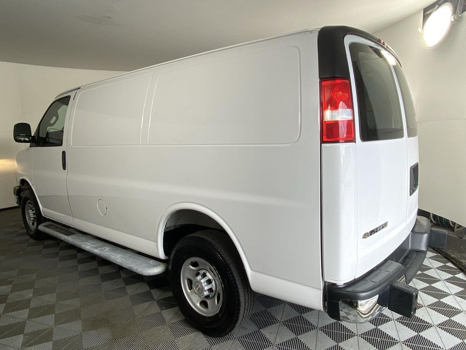 Used 2025 Summit White Chevrolet Work Van image 5