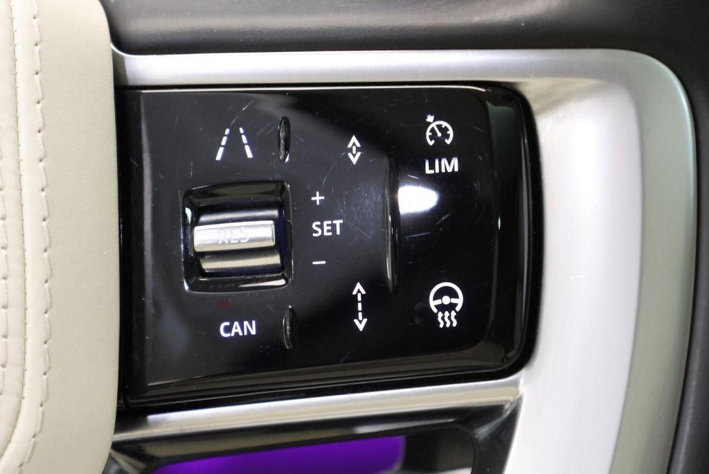 Used 2023 Carpathian Gray Premium Metallic Land Rover SE image 19
