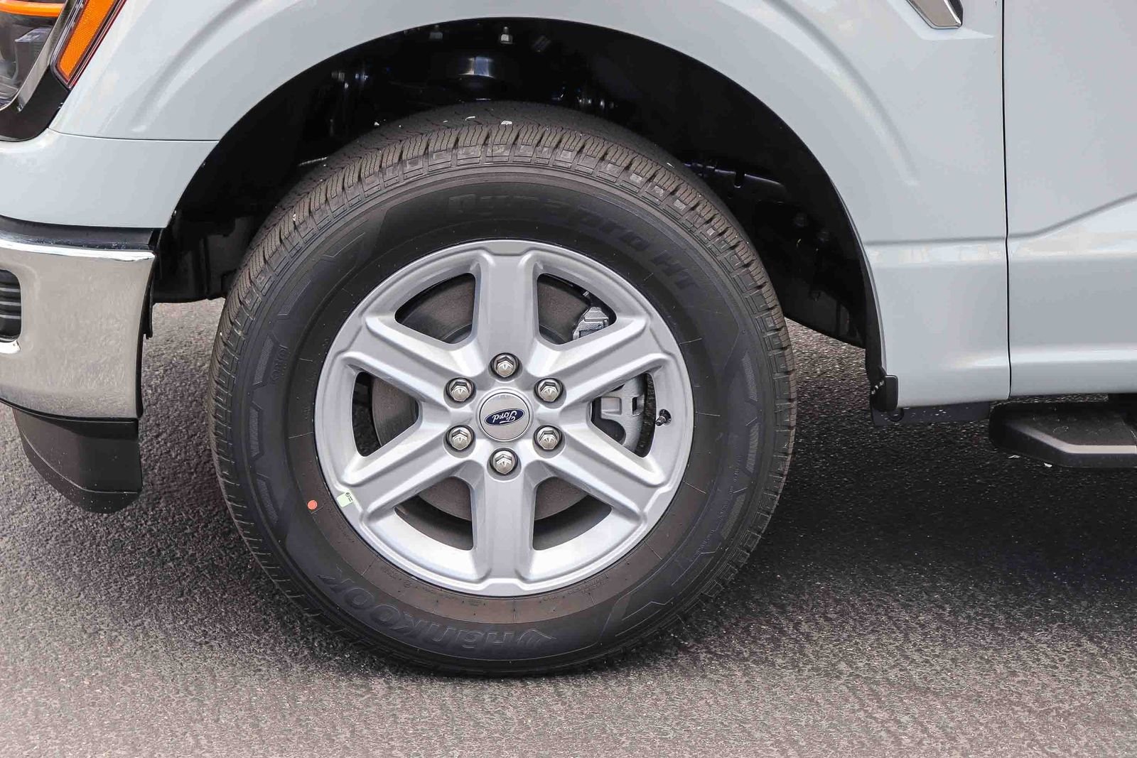 New 2026 Avalanche Ford XLT image 9
