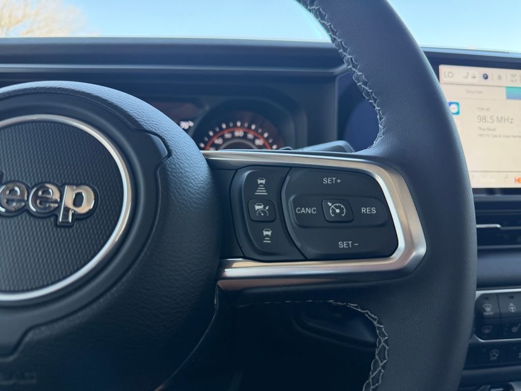 2025 Jeep Wrangler 4-Door Sahara - Photo 25