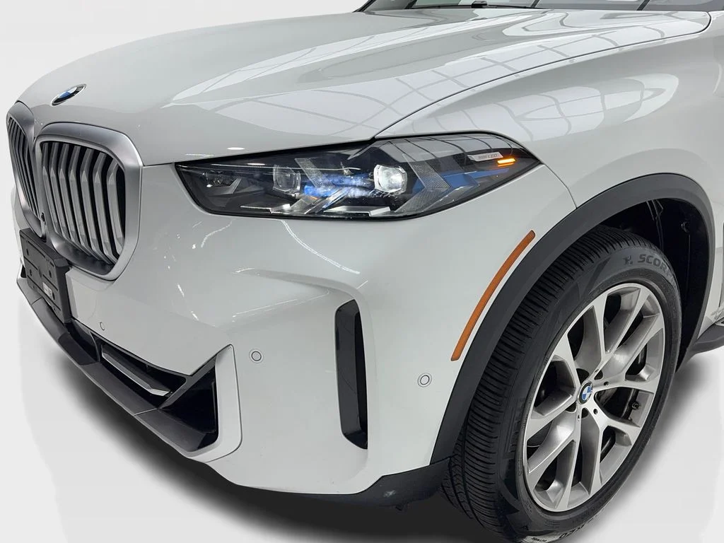Used 2024 White BMW sDrive40i X LINE,NAV,CAM,PANO,CLMT STS,HEADS UP image 5