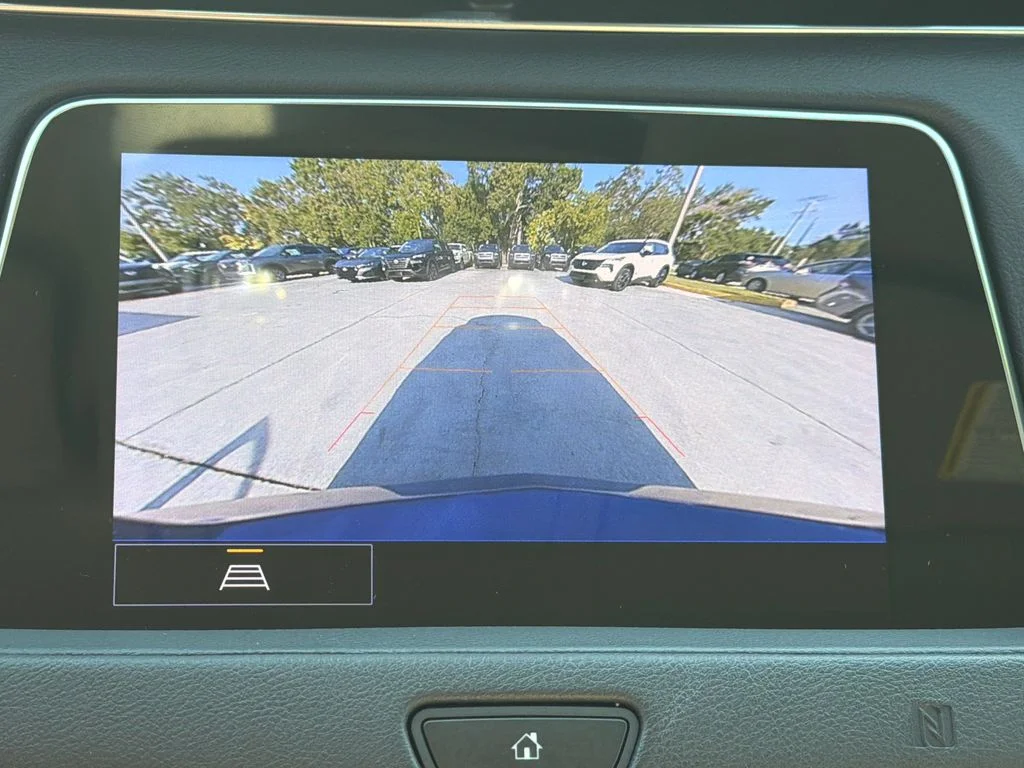 Used 2021  Cadillac Premium Luxury image 28
