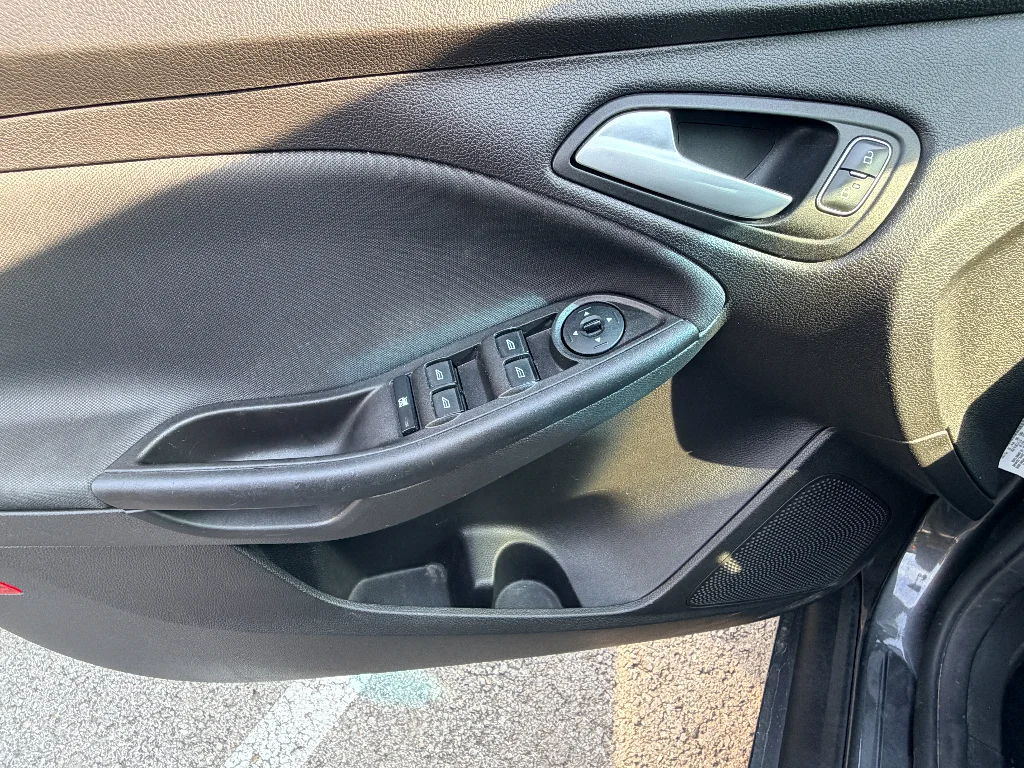 Used 2017 Magnetic Metallic Ford SE image 10