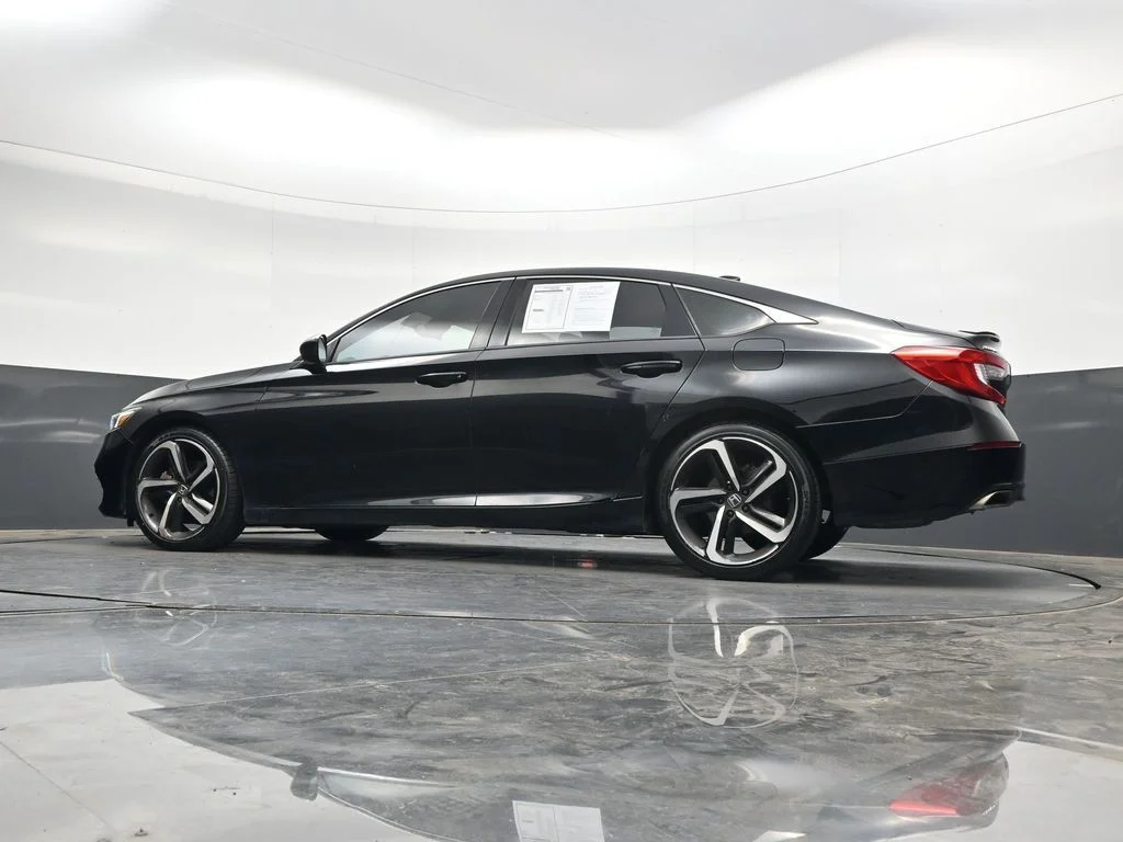 Used 2018  Honda Sport image 42