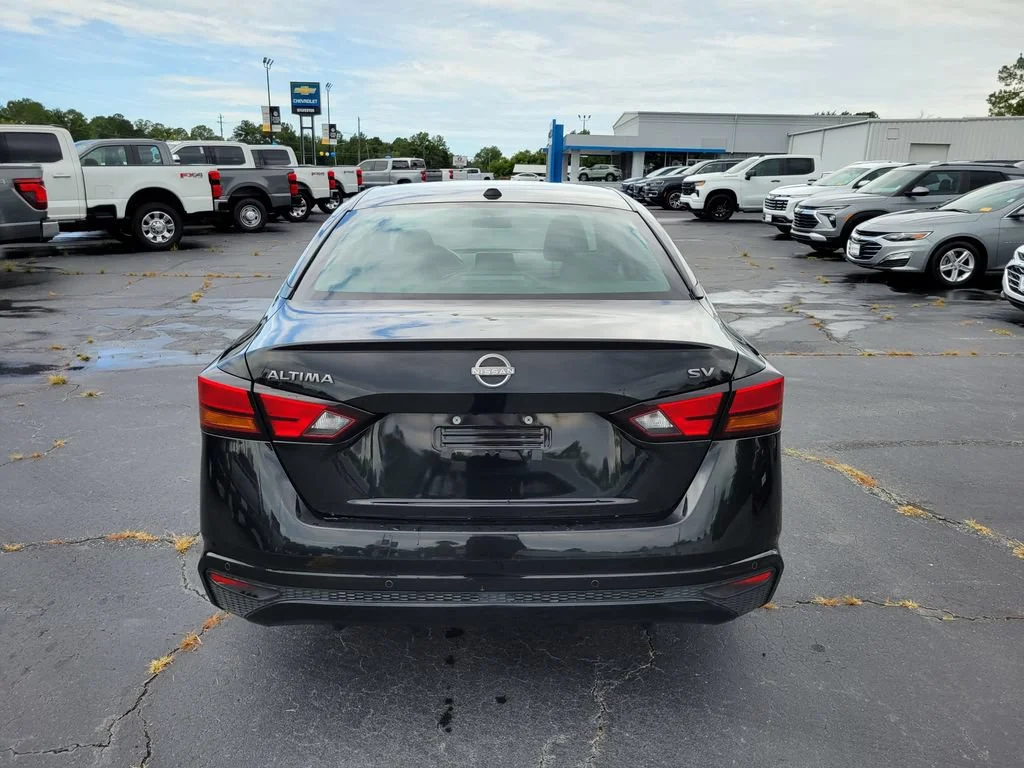 Used 2024 Black Nissan 2.5 SV image 4