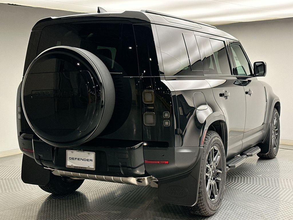 New 2026 Santorini Black Metallic Land Rover S image 11