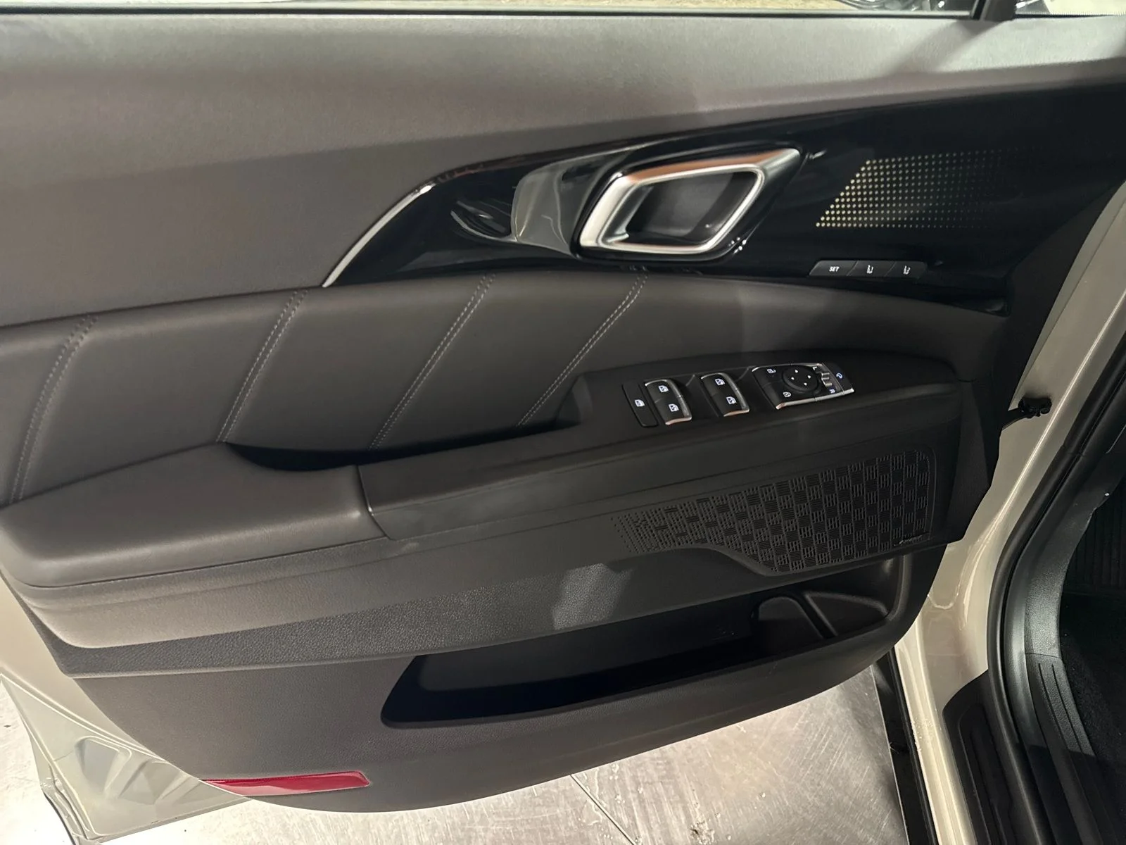 New 2026 Ivory Kia SX Prestige image 14