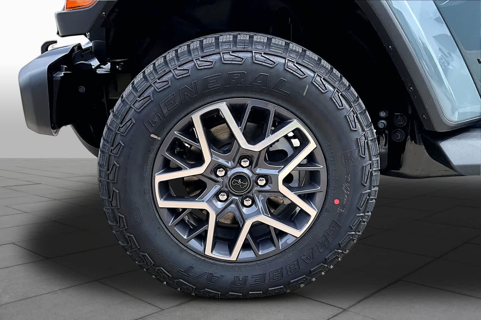 New 2026 Anvil Clear-Coat Exterior Paint Jeep Sahara image 12