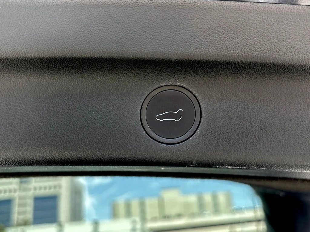 Used 2022  Tesla Performance image 25