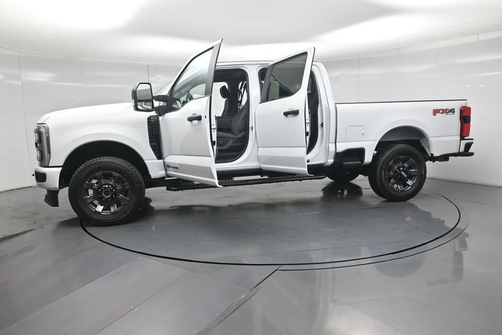 New 2026 Oxford White Ford XL image 30