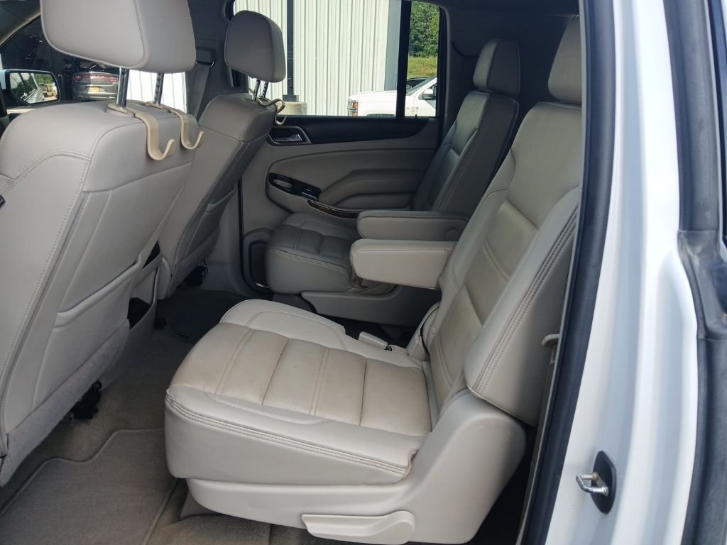 Used 2017 White GMC Denali image 38