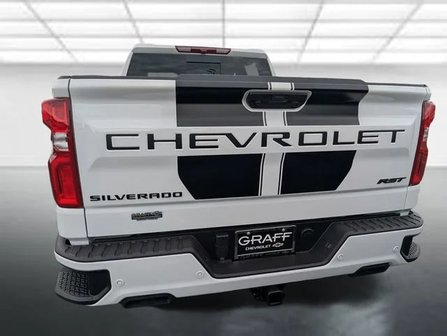 New 2026 Summit White Chevrolet RST image 29