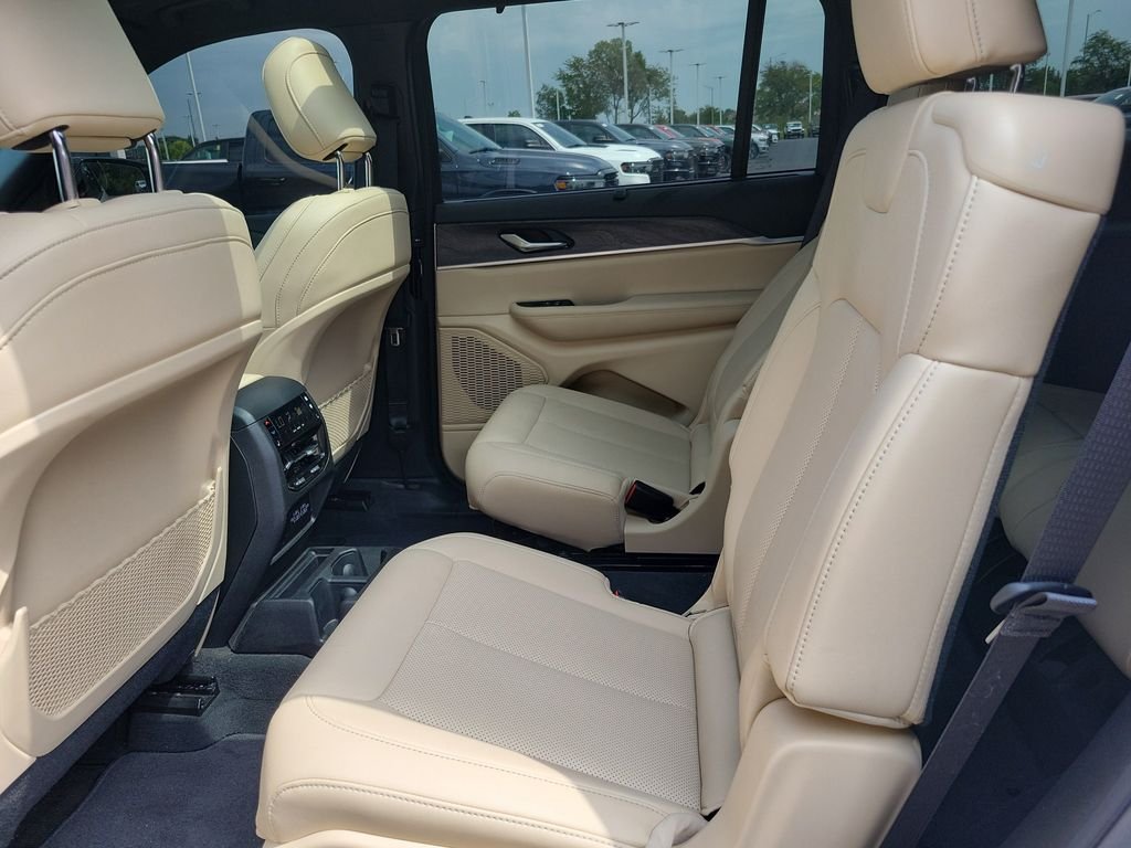 Used 2024 White Jeep Limited image 13