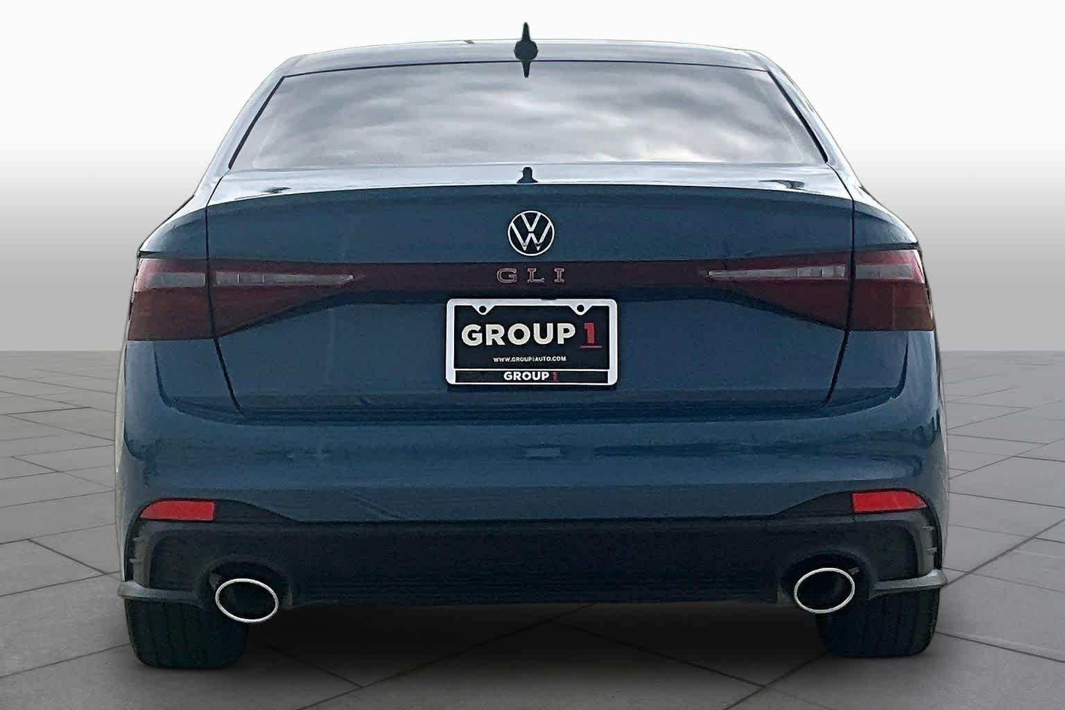 Used 2026 Monterey Blue Pearl w/Deep Black Roof Volkswagen Autobahn image 4