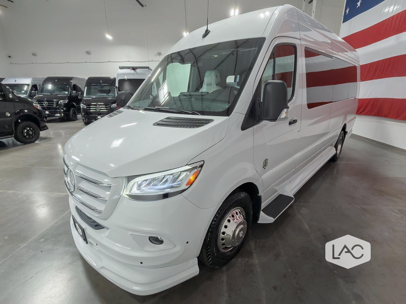 New 2027 WHITE OGV LUXURY COACH 170EXT image 25