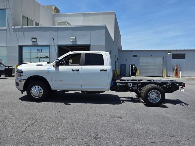 New 2026 Bright White Clear-Coat Exterior Paint RAM Tradesman image 4