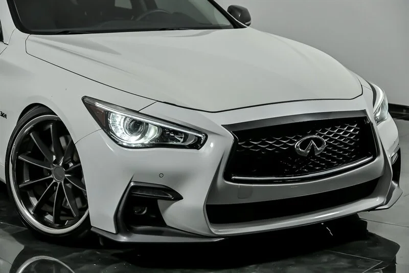 Used 2018 Majestic White INFINITI 3.0T Sport image 2
