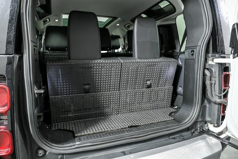Used 2020 Fuji White Land Rover 110 HSE image 11