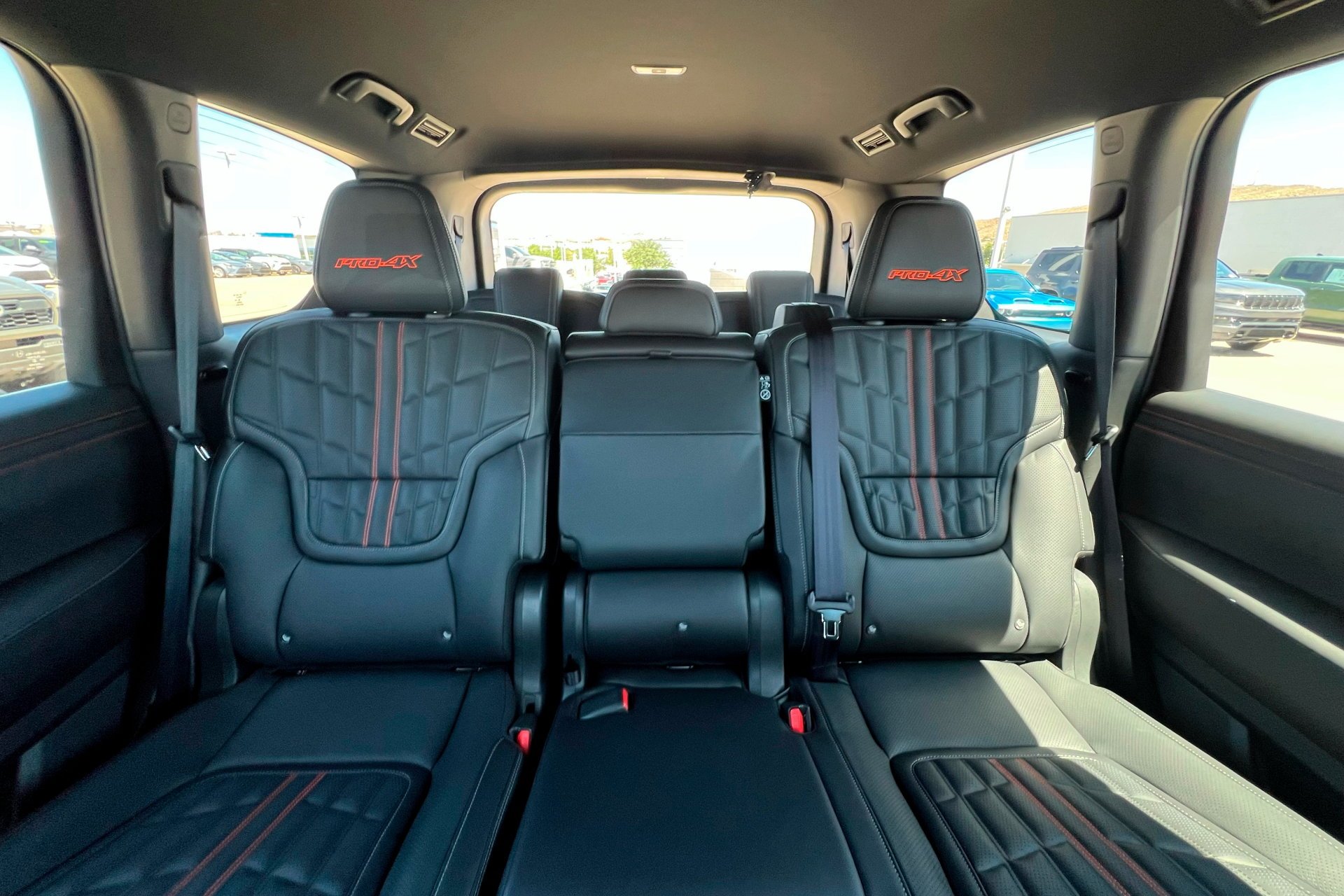 2025 Nissan Armada PRO-4X - Photo 27