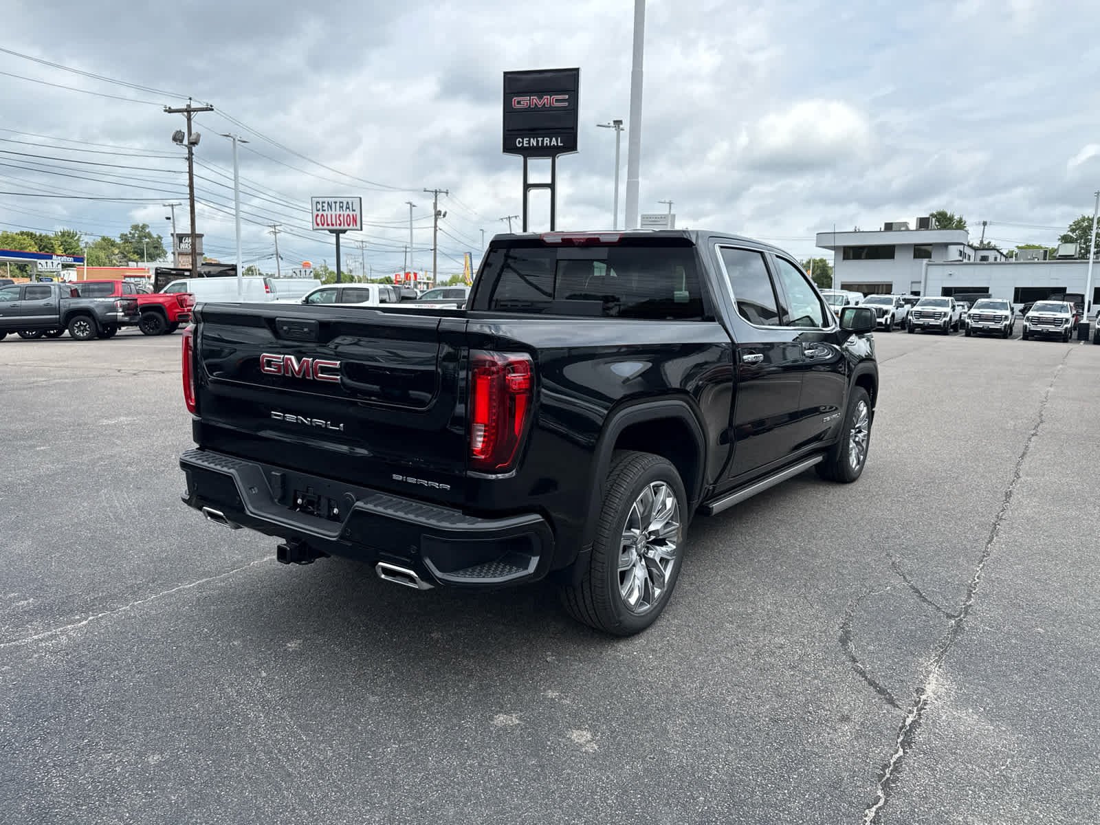 2026 GMC Sierra 1500 Denali - Photo 5