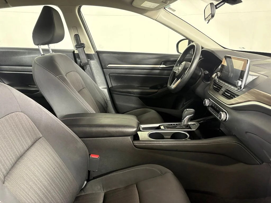 Used 2023 Gray Nissan 2.5 SV image 17