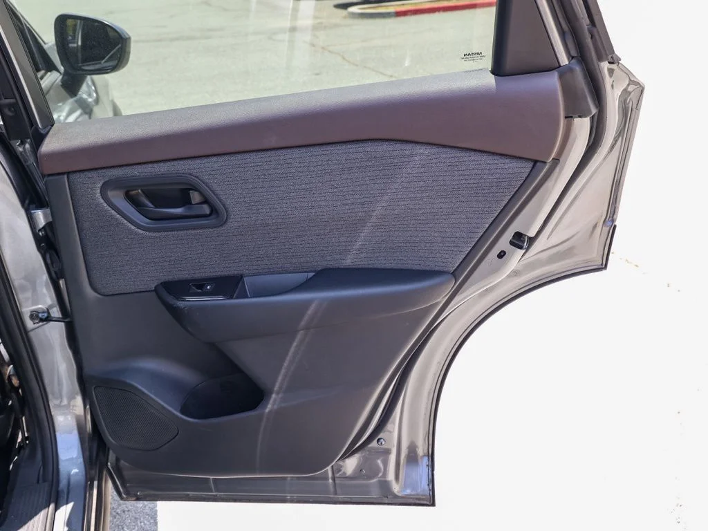 Used 2023 Gray Nissan S image 18