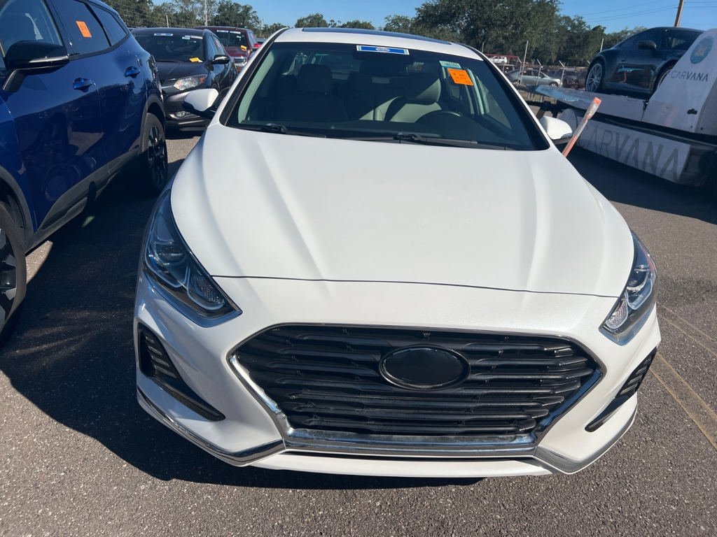 Used 2018 White Hyundai Limited image 3